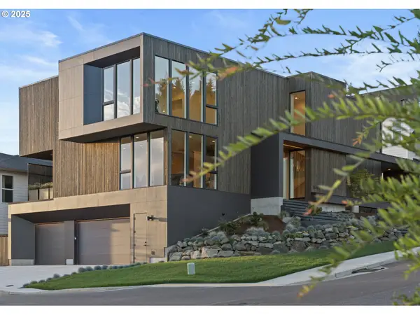 13191 SE Regency View St, HappyValley, OR 97086