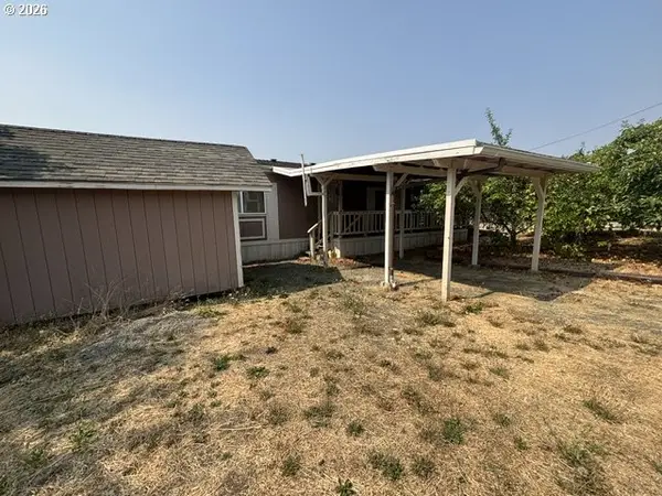 5284 Grange Rd, Roseburg, OR 97471