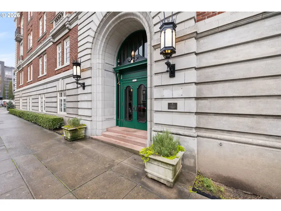 2015 NW Flanders St, Portland, OR 97209 - #2
