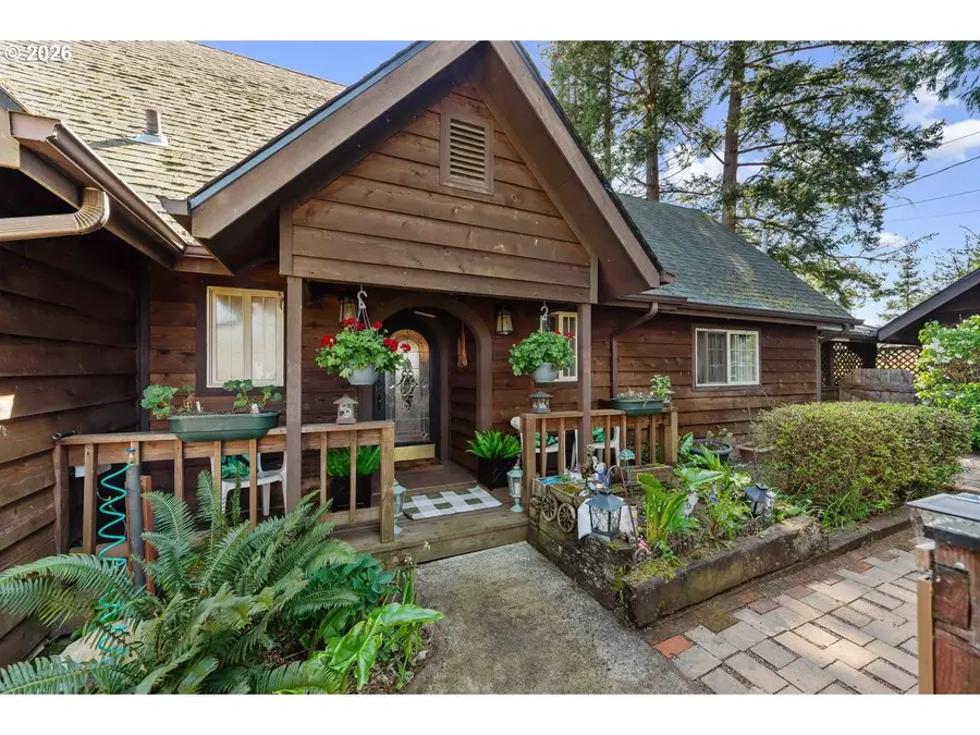 527 W 4th St, Coquille, OR 97423 - #3