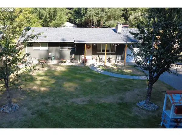 132 Coyote Ln, CastleRock, WA 98611