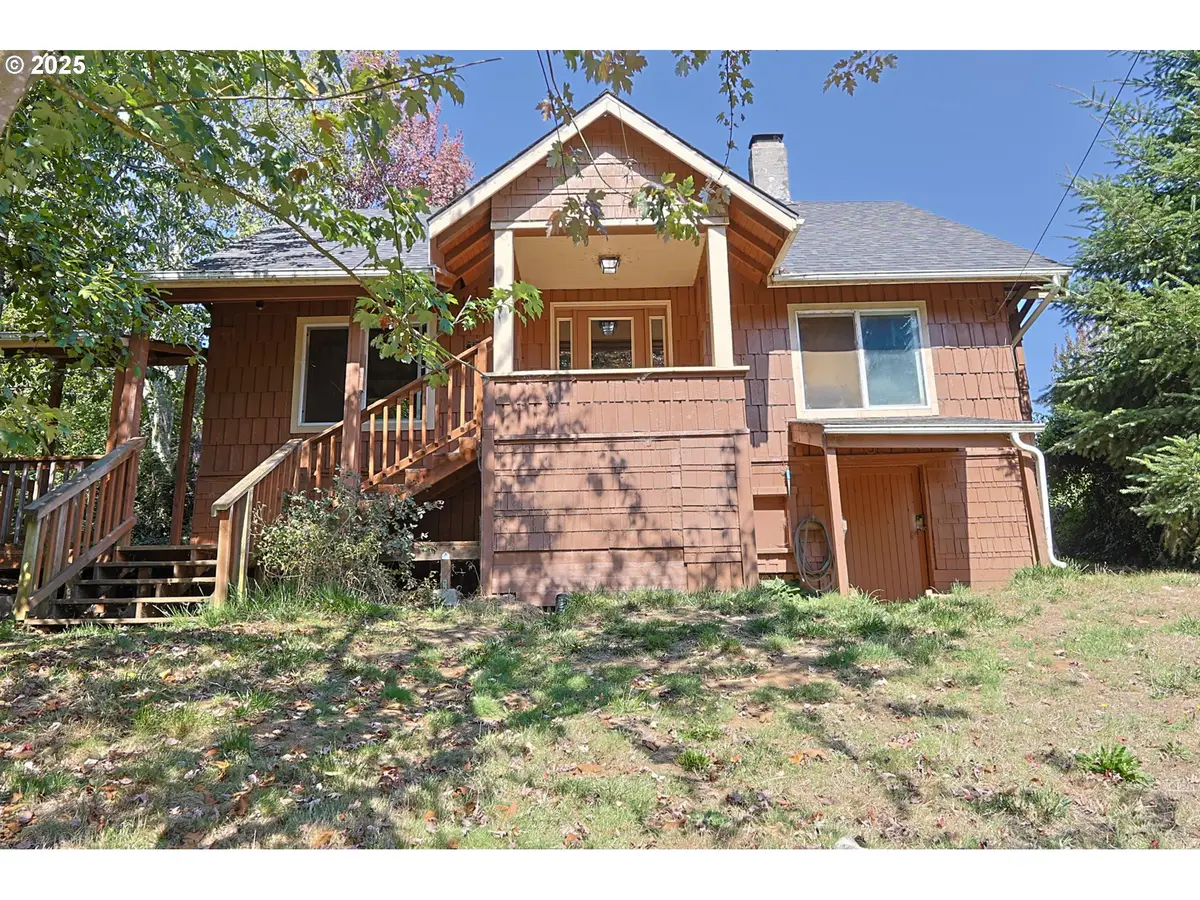 1194 Oregon Ave, Coos Bay, OR 97420 - Image #1