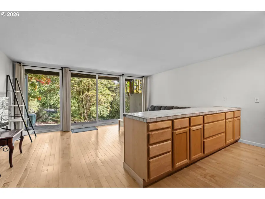 100 Kerr Pkwy #6, Lake Oswego, OR 97035 - #3