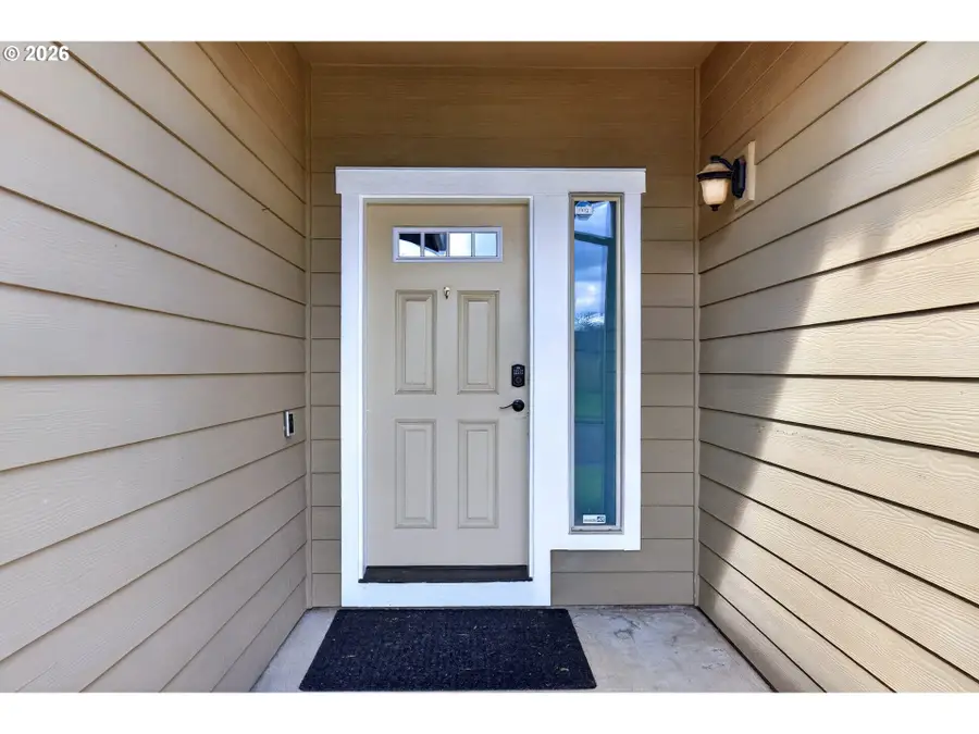 898 James Dr, Molalla, OR 97038 - #3