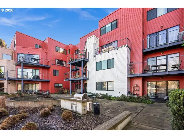 720 NW Naito Pkwy, Portland, OR 97209