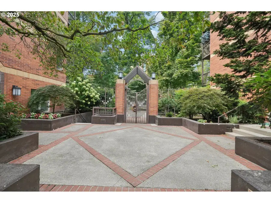 1500 SW Park Ave #422, Portland, OR 97201 - Image #2