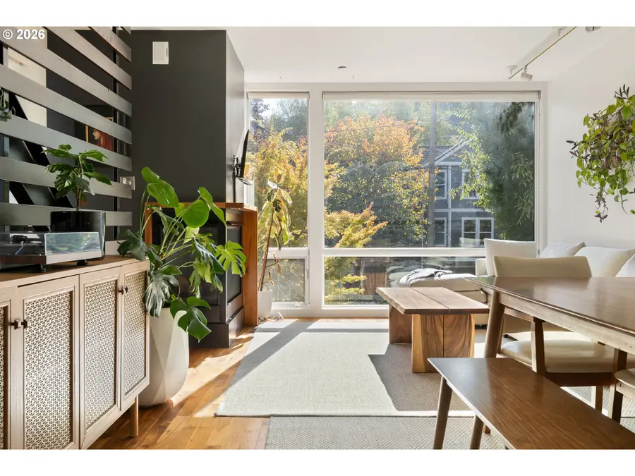 245 SW Meade St #M2, Portland, OR 97201 - #3