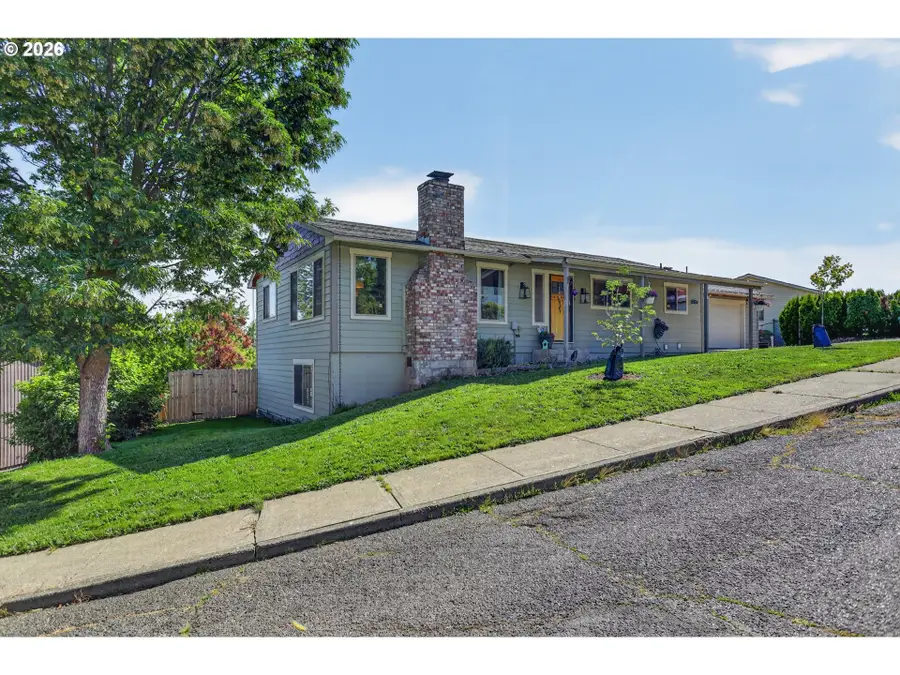 713 E 21st Pl, The Dalles, OR 97058 - #2