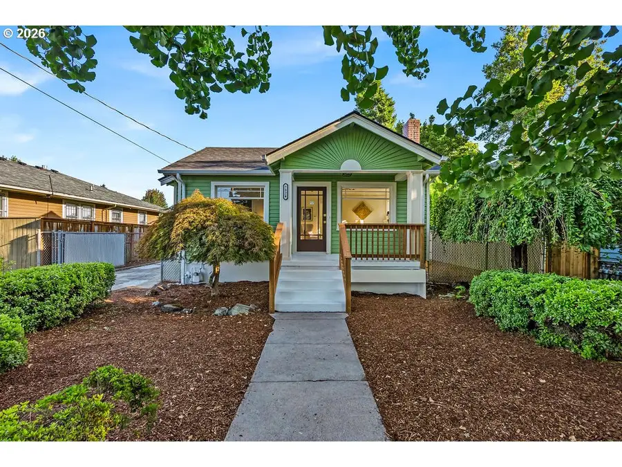 7824 SE Yamhill St, Portland, OR 97215 - #2