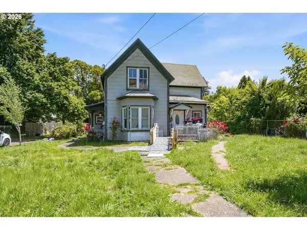 1737 SE Mill St, Roseburg, OR 97470