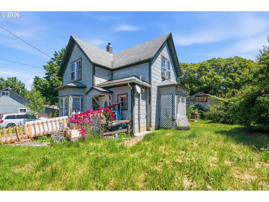 1737 SE Mill St, Roseburg, OR 97470 - #2