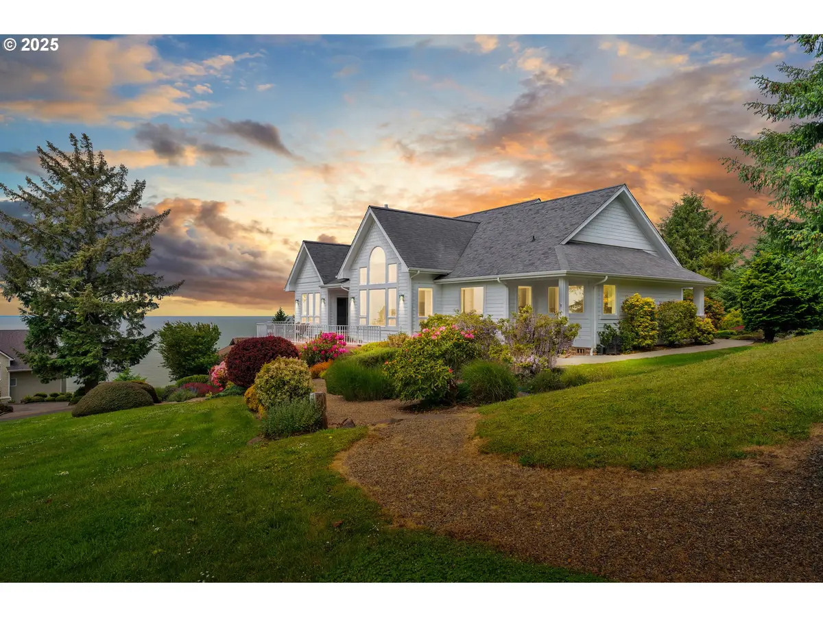 90955 Southview Ln, Florence, OR 97439 - Image #1