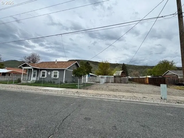 1009 Valley Ave, Baker City, OR 97814 - #2