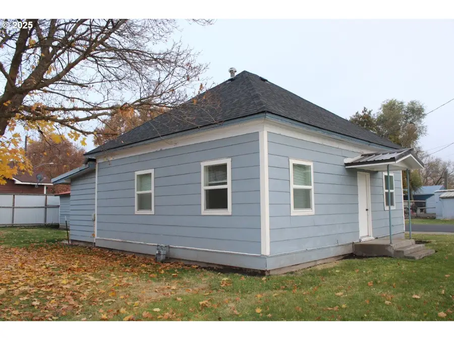 229 E Darwin St, Athena, OR 97813 - Image #3