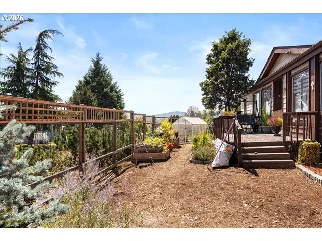 3580 NW Broad St, Roseburg, OR 97471 - #2