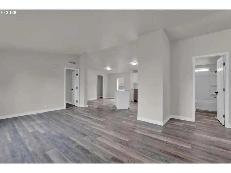 700 N Mill St #112, Creswell, OR 97426 - Image #3