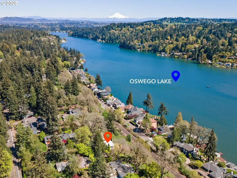 3730 Upper Dr, Lake Oswego, OR 97035 - Image #2