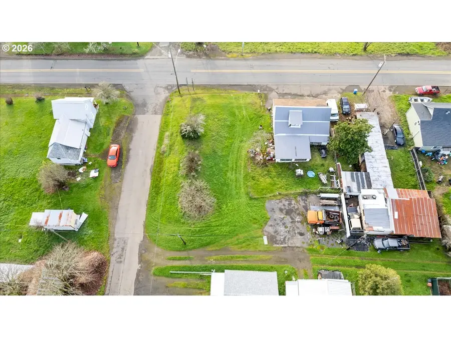 105 NE Pine St, Oakland, OR 97462 - Image #2