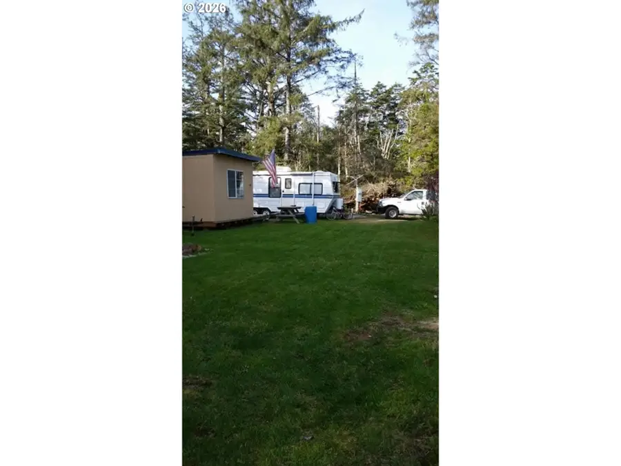 945 S Beacon St, Rockaway Beach, OR 97136 - #2