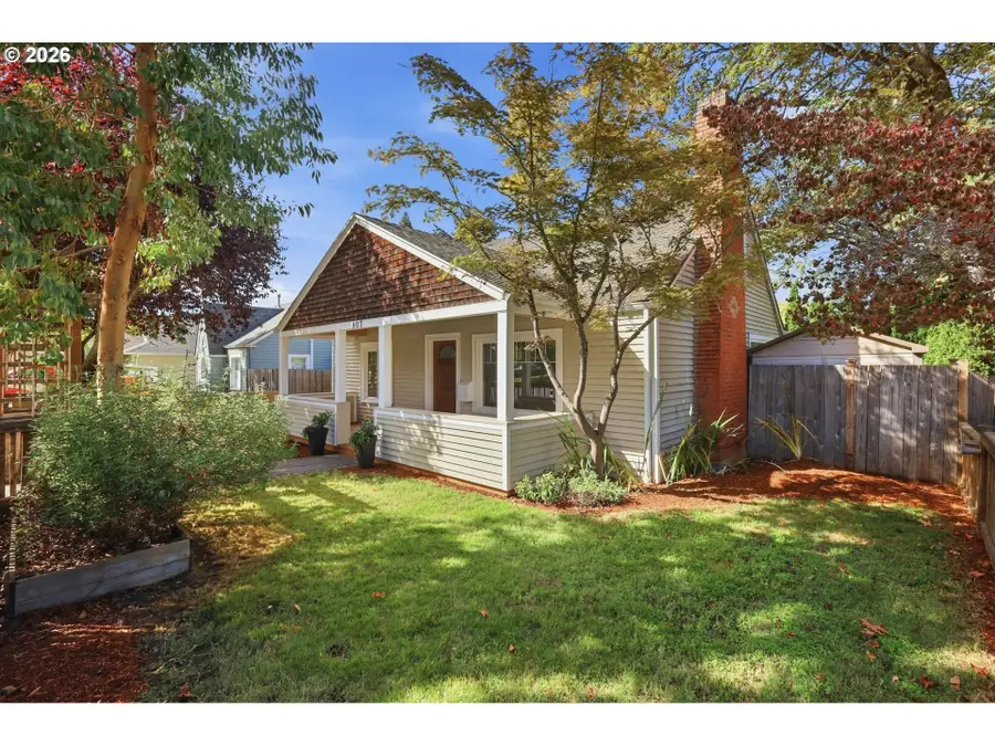 807 W 19th Ave, Eugene, OR 97402 - #3