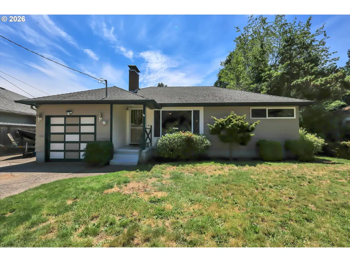 10620 NE Holladay St, Portland, OR 97220 - #1