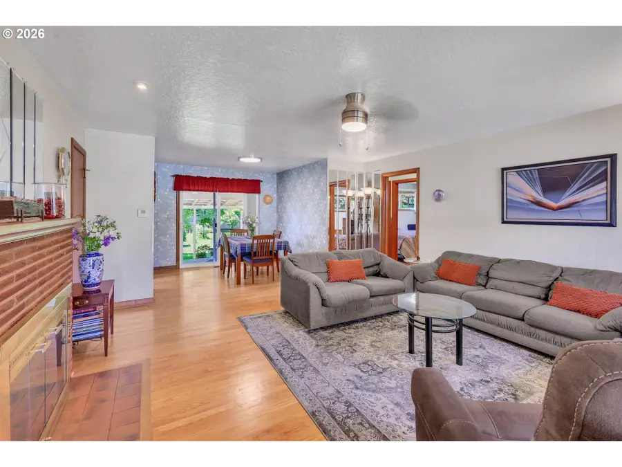 10620 NE Holladay St, Portland, OR 97220 - #2