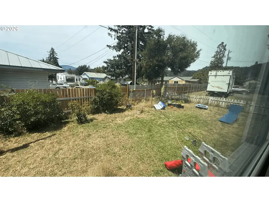 76251 Rainbow St #5, Oakridge, OR 97463 - #2