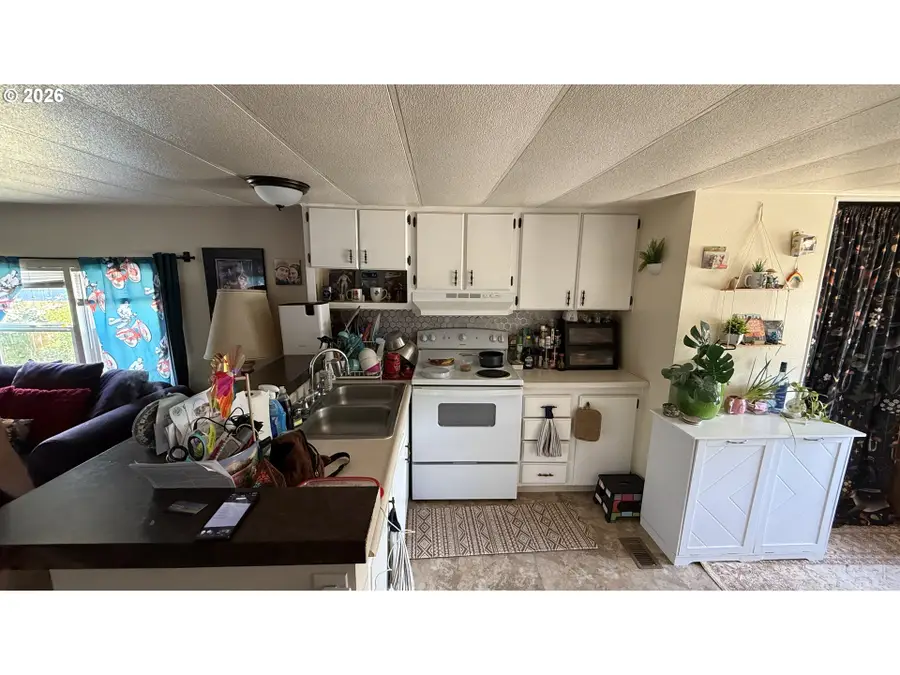 76251 Rainbow St #5, Oakridge, OR 97463 - #3