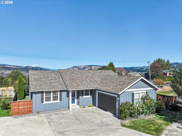 900 Falcon Ct, HoodRiver, OR 97031