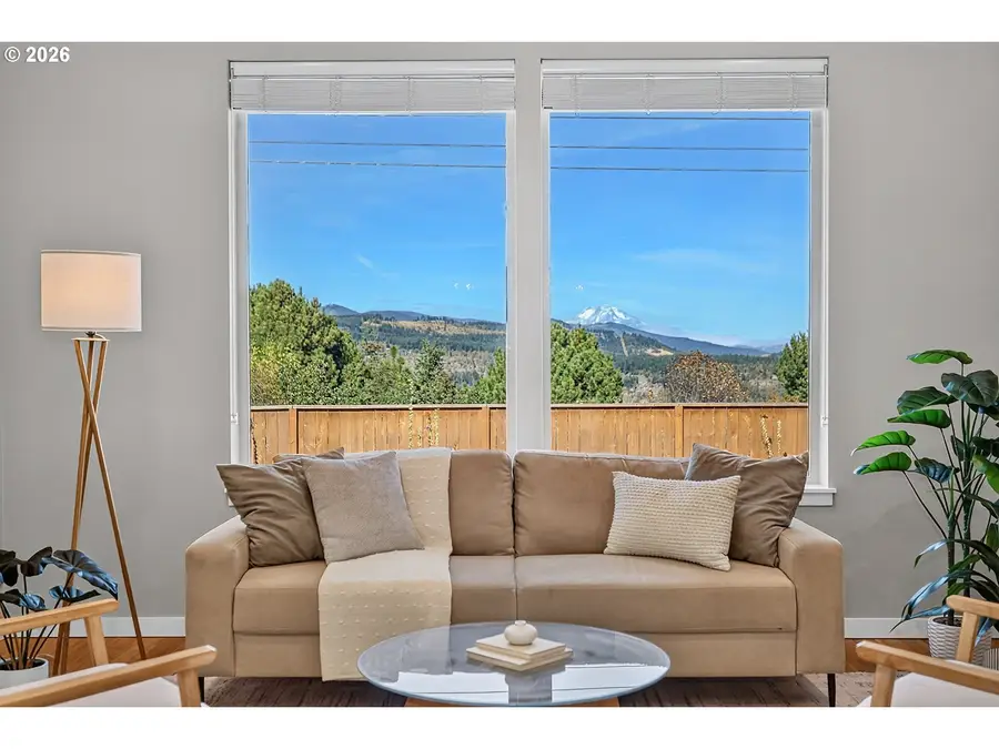 900 Falcon Ct, Hood River, OR 97031 - #2