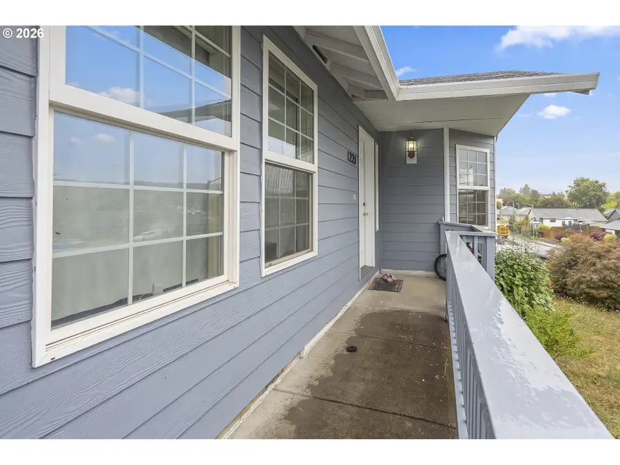 1221 Monroe St, Lafayette, OR 97127 - #2