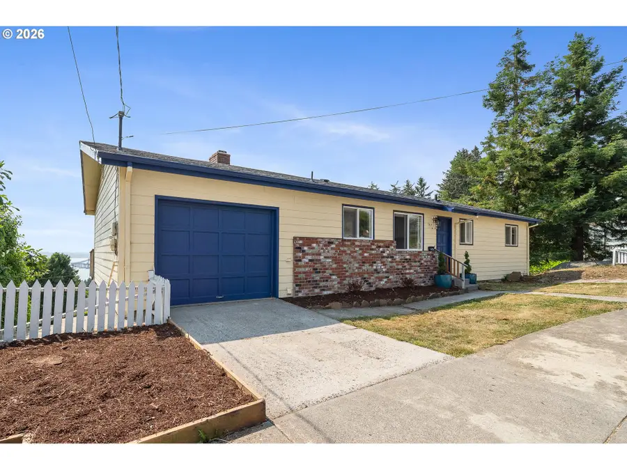 416 Chinook Ave, Astoria, OR 97103 - #2