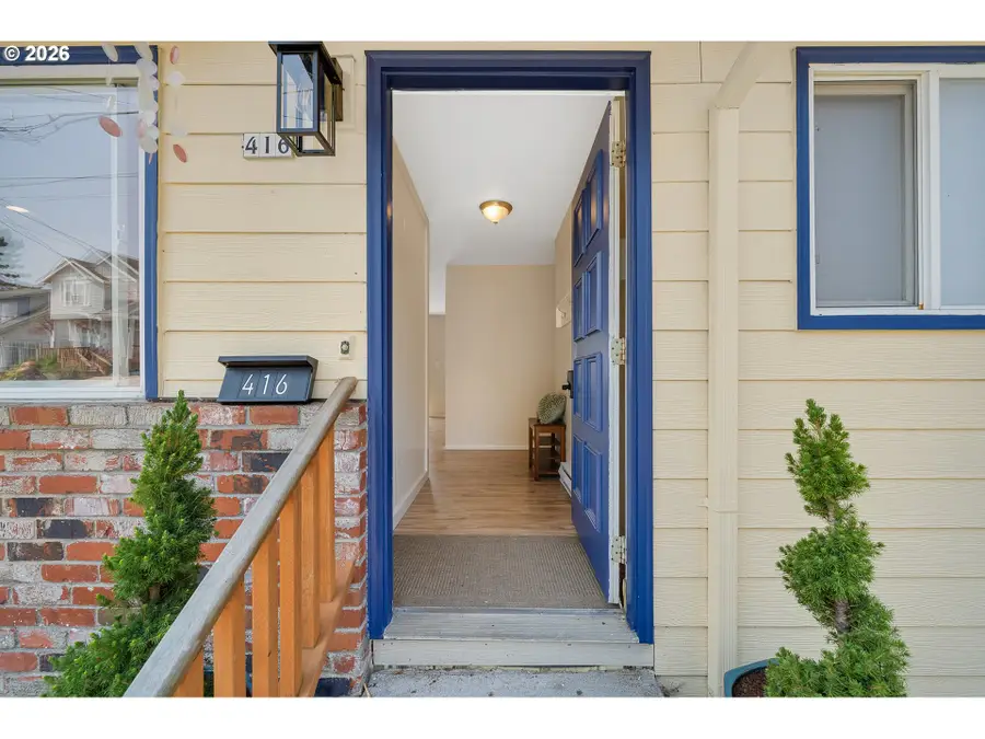416 Chinook Ave, Astoria, OR 97103 - #3