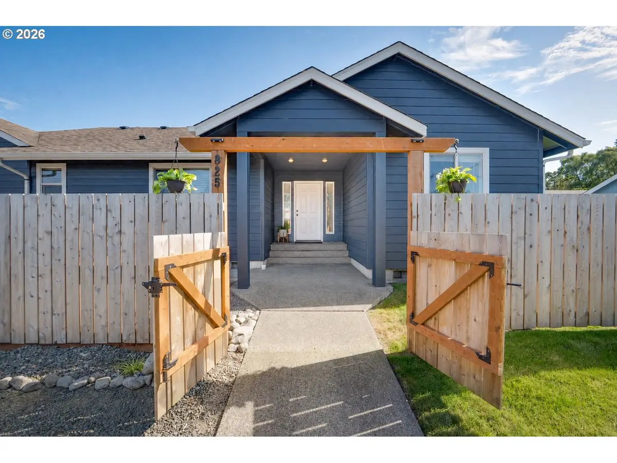 825 25th Ave, Seaside, OR 97138 - #1