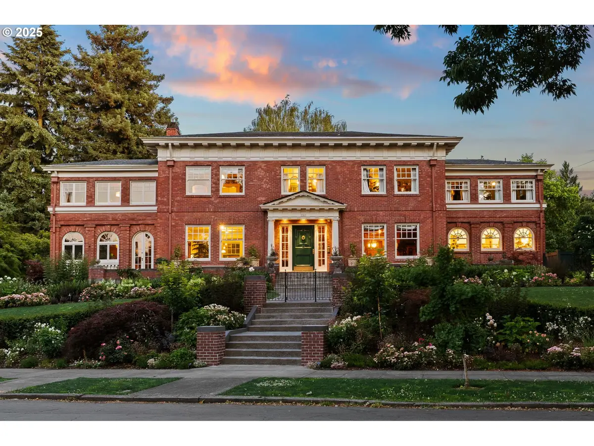 3360 SE Ankeny St, Portland, OR 97214 - Image #1