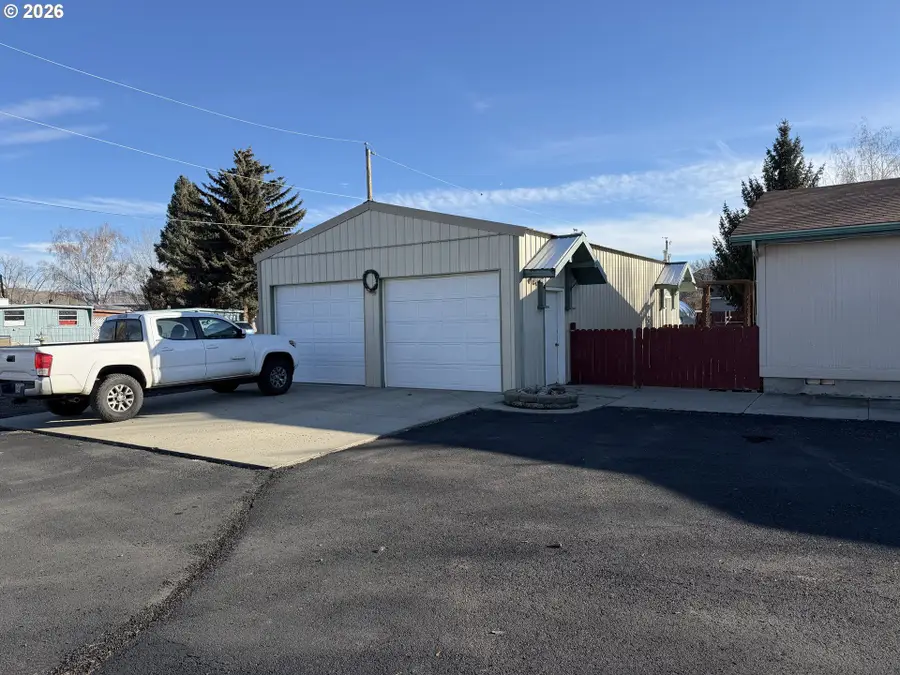 3705 Campbell St, Baker City, OR 97814 - #2