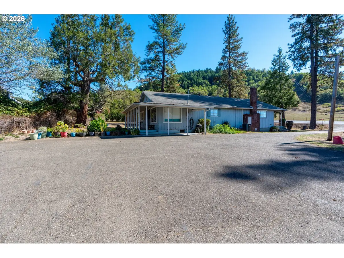 5961 Lookingglass Rd, Roseburg, OR 97471 - #1