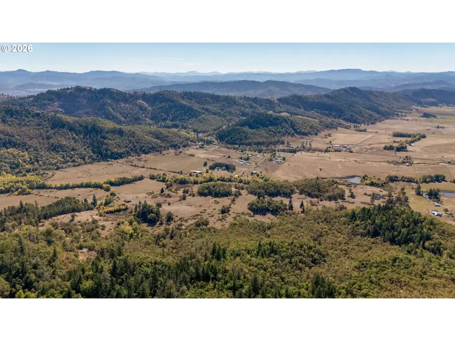 5961 Lookingglass Rd, Roseburg, OR 97471 - #3