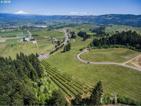 4245 Hwy 35, HoodRiver, OR 97031