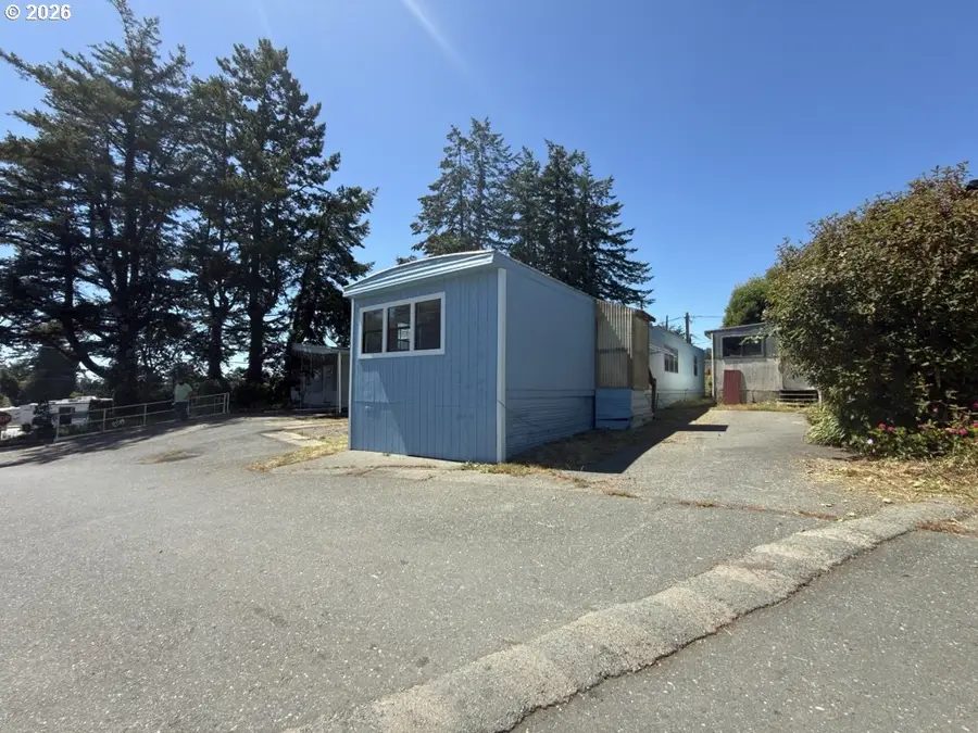 97883 Court St #31, Brookings, OR 97415 - #2
