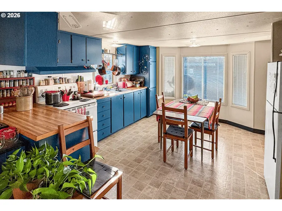 2300 SE 82nd Ave #26, Portland, OR 97216 - Image #3