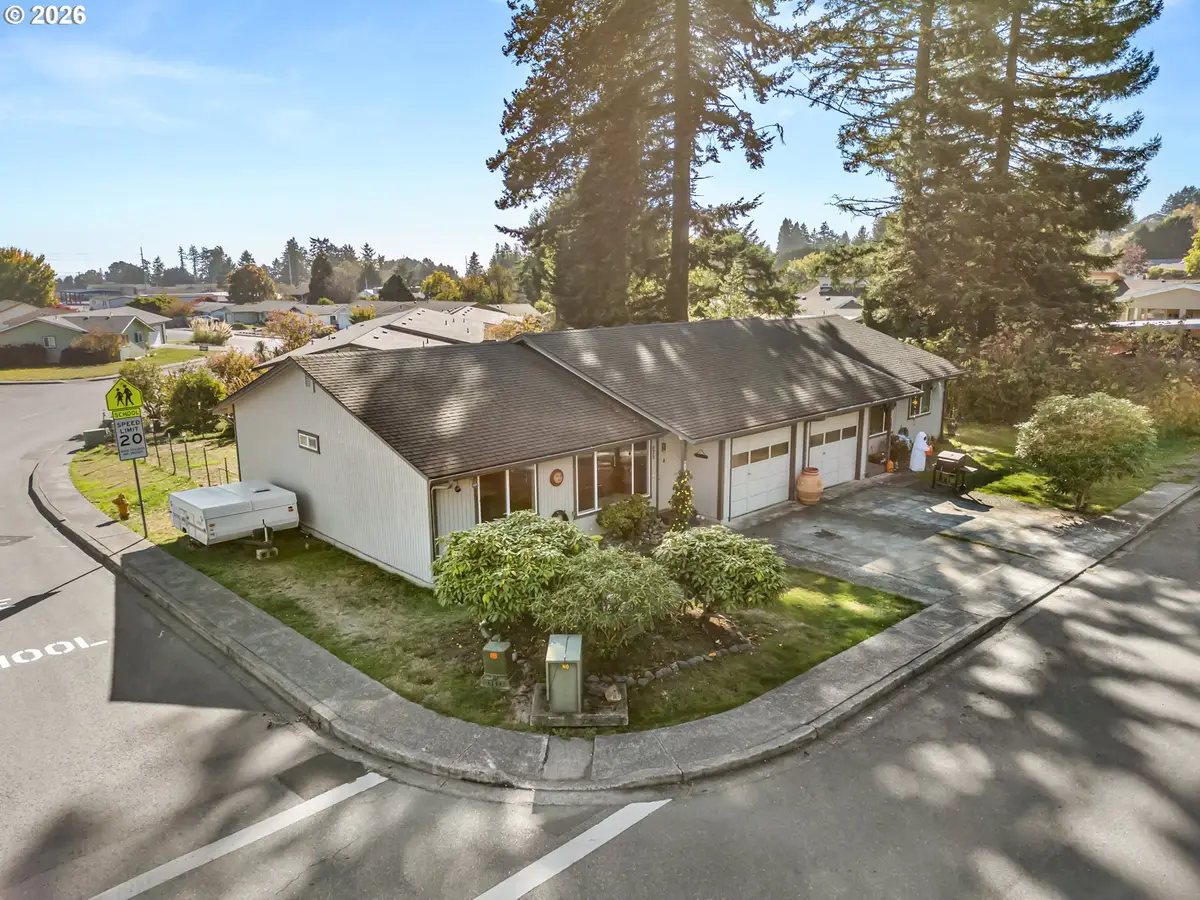 625 Hassett St, Brookings, OR 97415 - #1