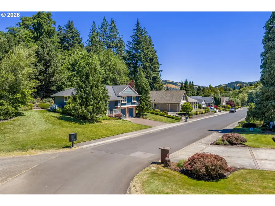 3690 Arrowhead Ave, Hoodriver, OR 97031 - #3