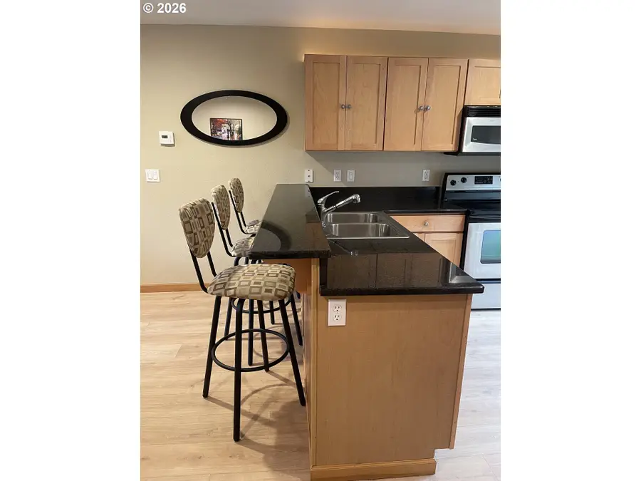 810 NW Naito Pkwy #F-10, Portland, OR 97209 - #3