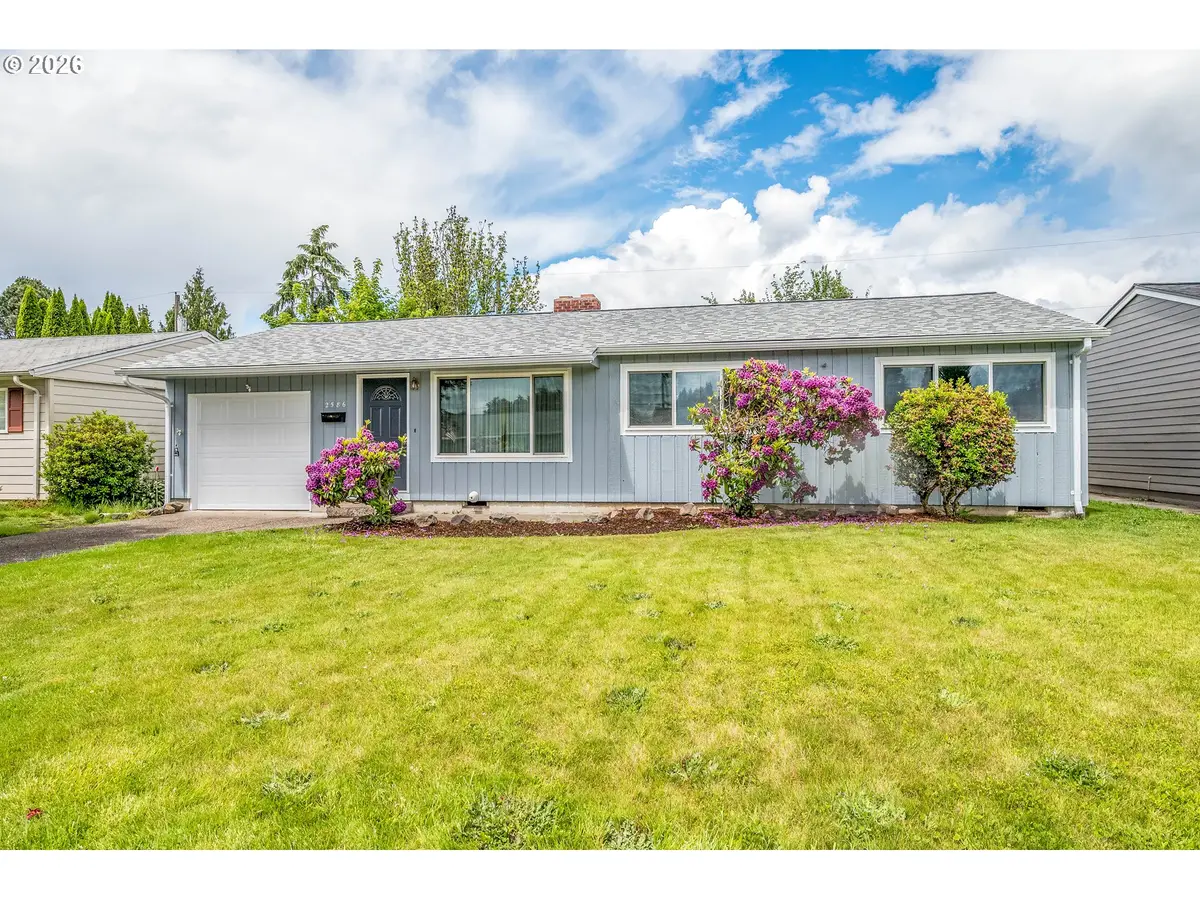 2586 Taylor Ave, Longview, WA 98632 - #1