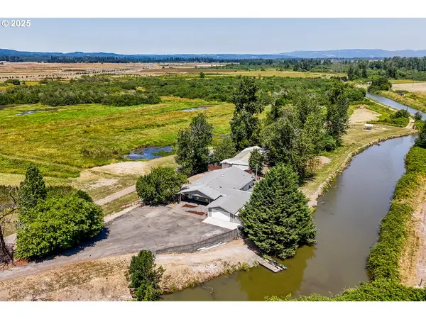 34579 E Columbia Ave, Scappoose, OR 97056