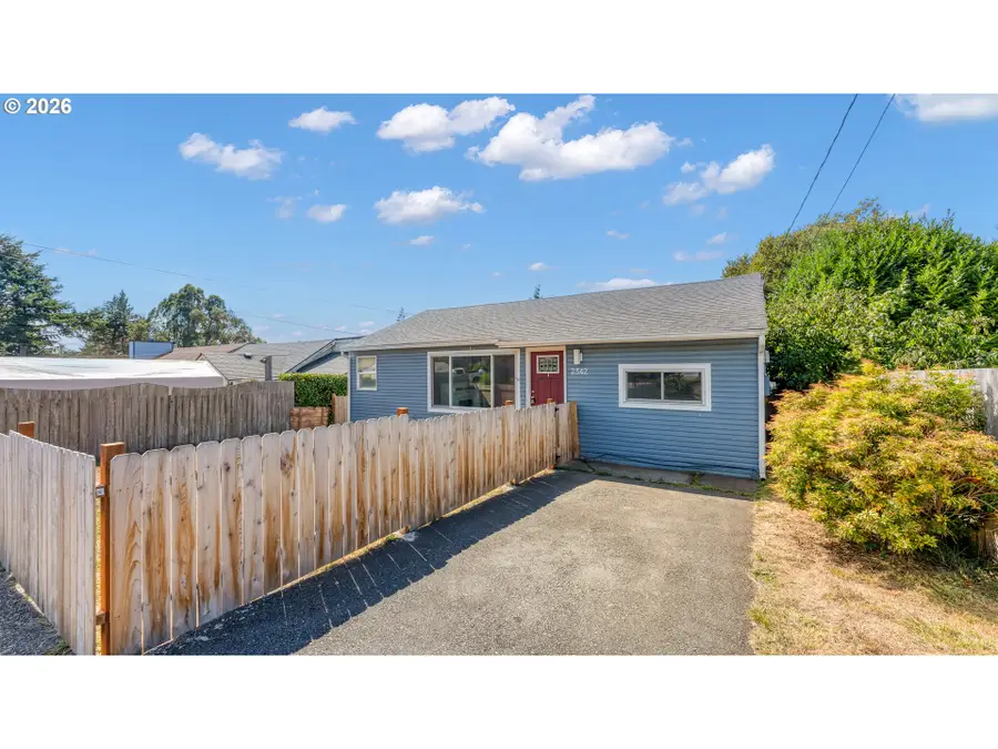 2342 Brussells St, North Bend, OR 97459 - #3