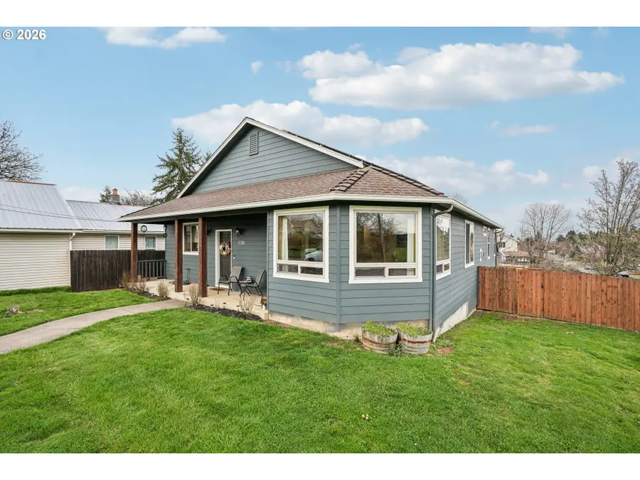 1590 SW Hill St, Dallas, OR 97338 - #2