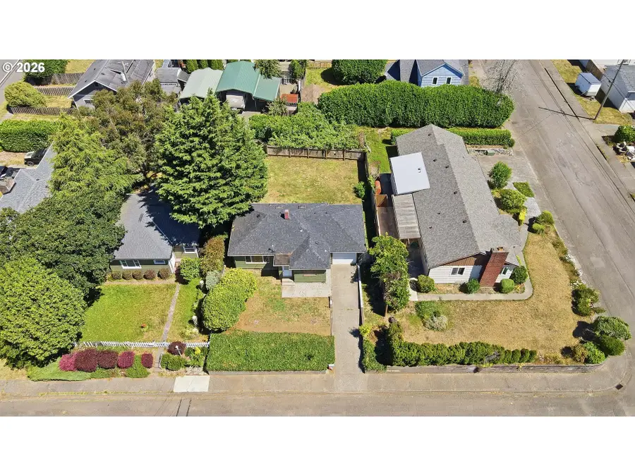 638 Commercial St, North Bend, OR 97459 - #3