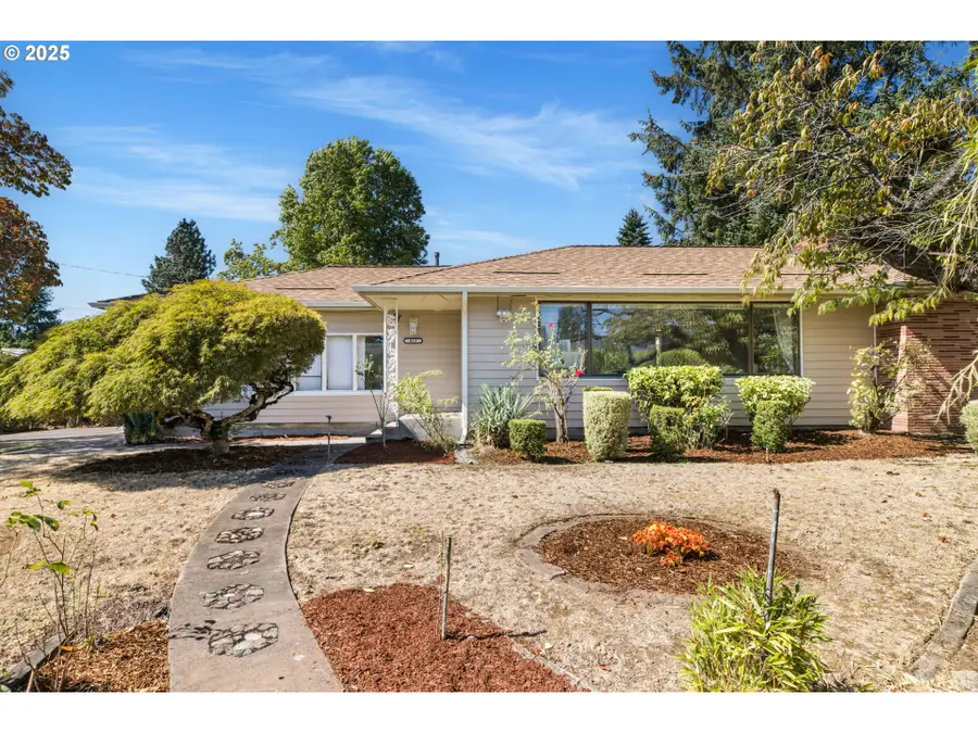 415 NE 116th Pl, Portland, OR 97220 - Image #2
